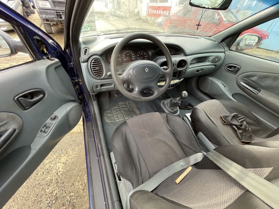 Renault megane coach 1.6 90hp На Части