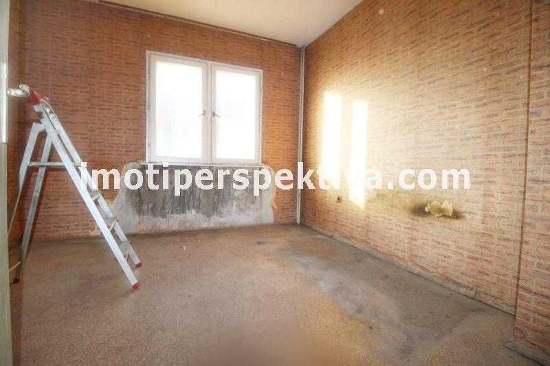 Продава се Тристаен апартамент в Пловдив, Кючук Париж - 68 кв.м за 1500 €/кв.м - Снимка #1