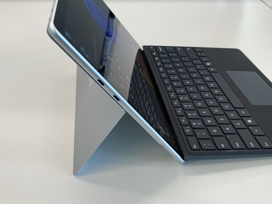 Microsoft Surface Pro for Business 11 Intel 16/256