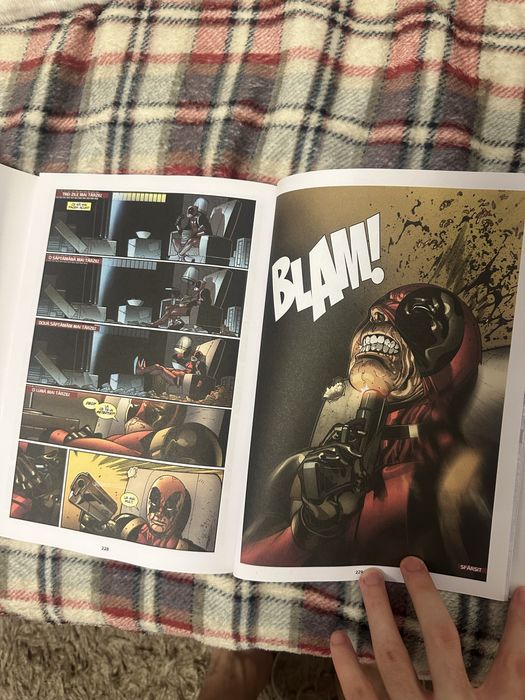 Banda Desenata Deadpool Colectia Renastere