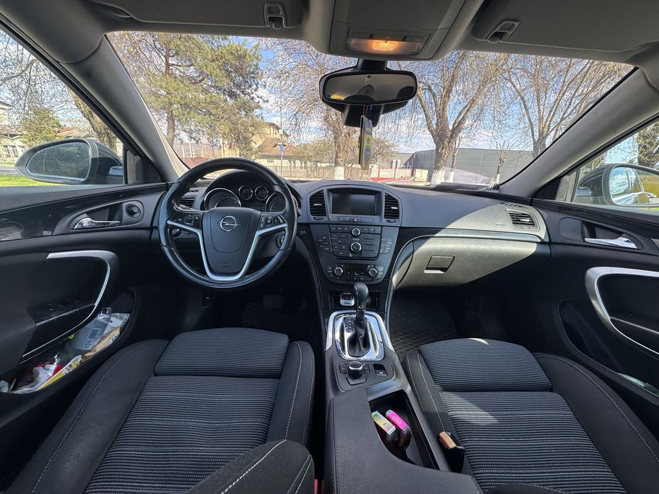 Vând Opel insignia