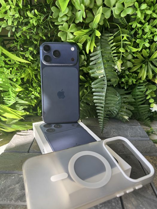 iPhone 17 pro max 256GB Blue Titanium