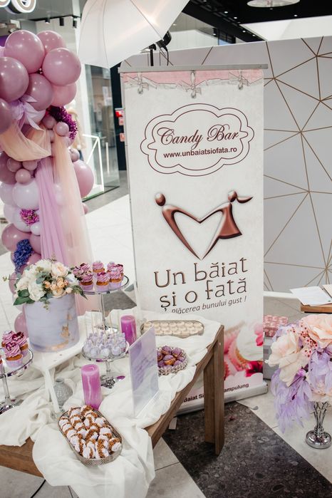Decor cu baloane,  cabină telefonica, candybar, buchete mireasa