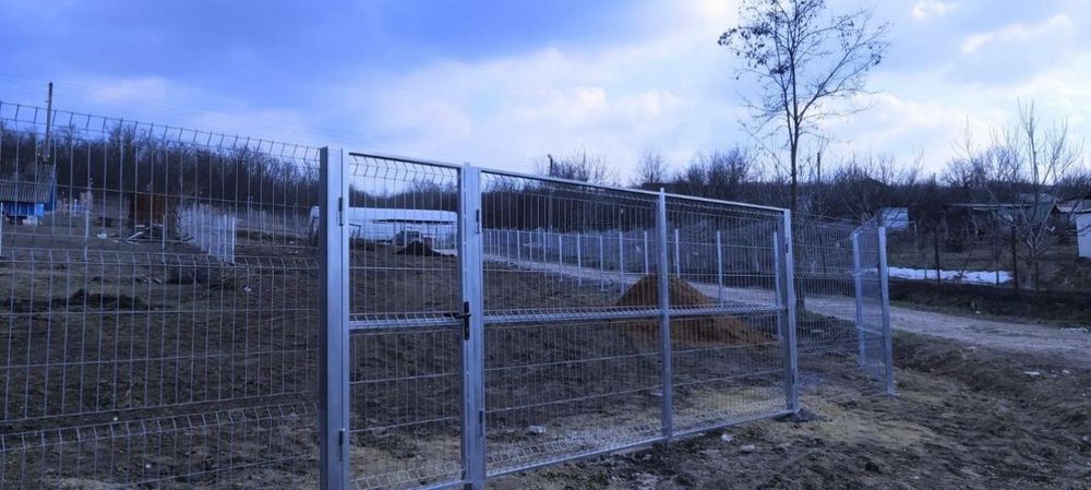 Gard din plasă verde sau zincata