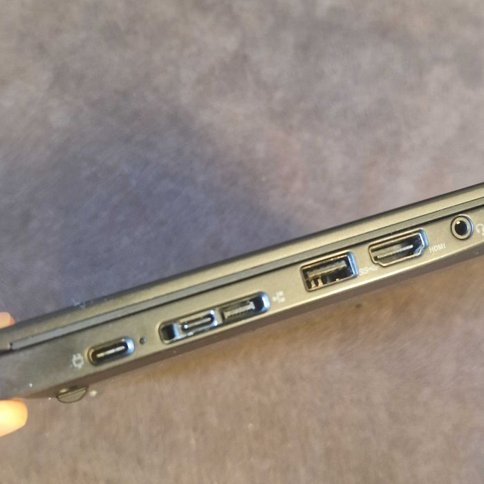 Продавам лаптоп Lenovo ThinkPad T14s Gen 1