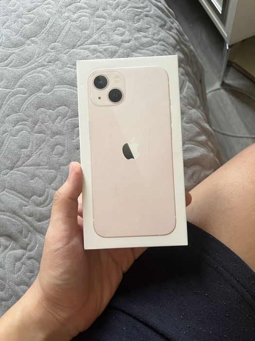 Продам Iphone 13