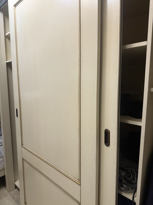 Продаш шкаф и комод