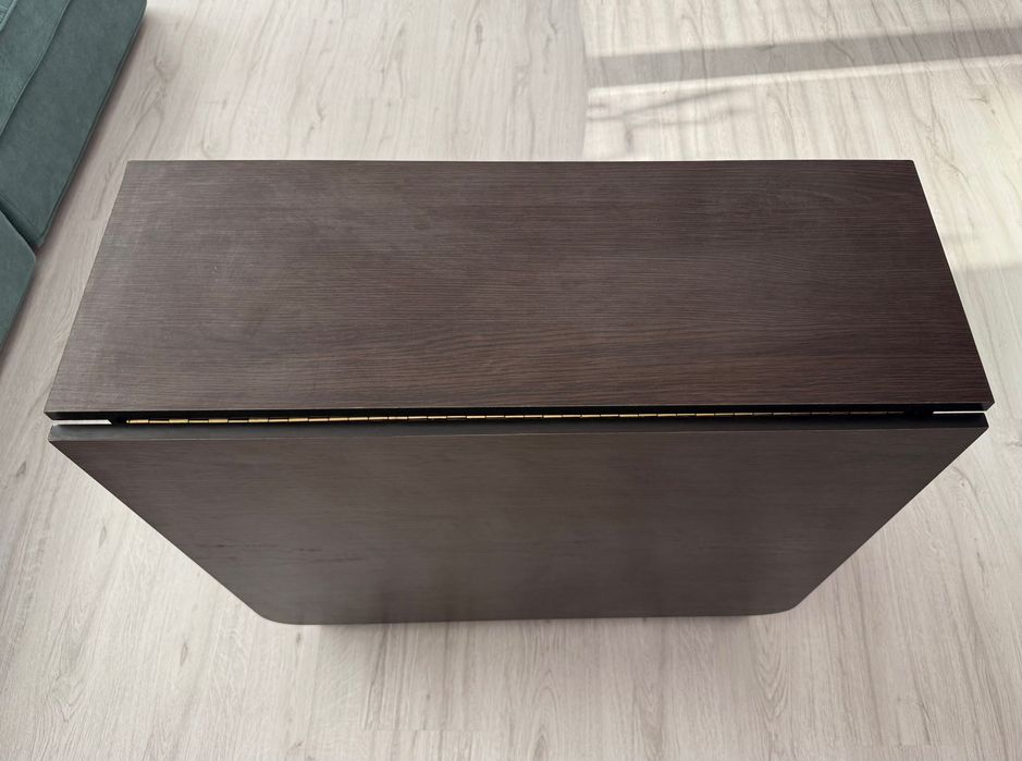 Masa plianta maro inchis