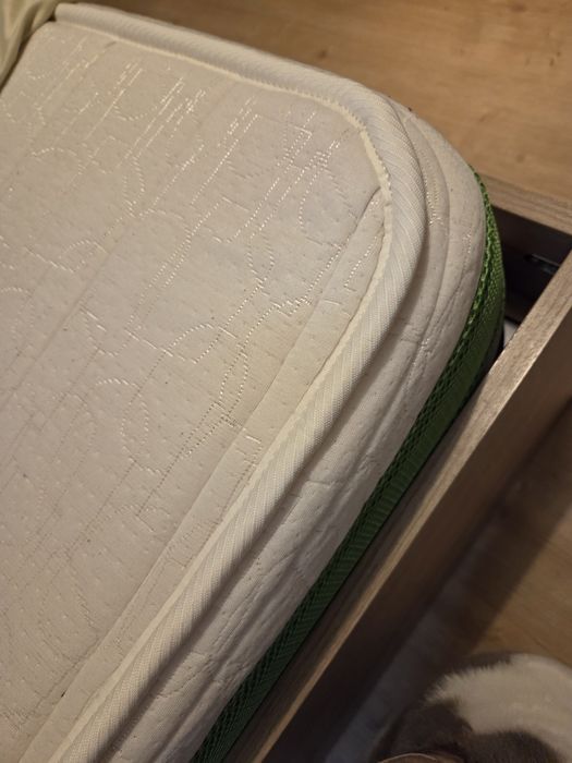 Подарявам използван матрак ТЕД без пружини  140/190, 19 см