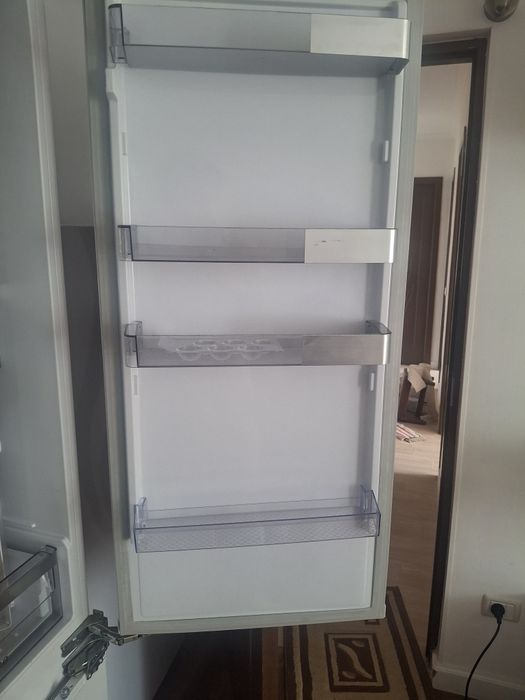 Frigider no frost incorporabil