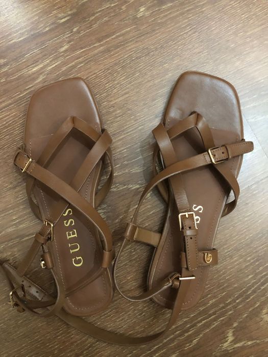 Guess кожени сандали 38 номер