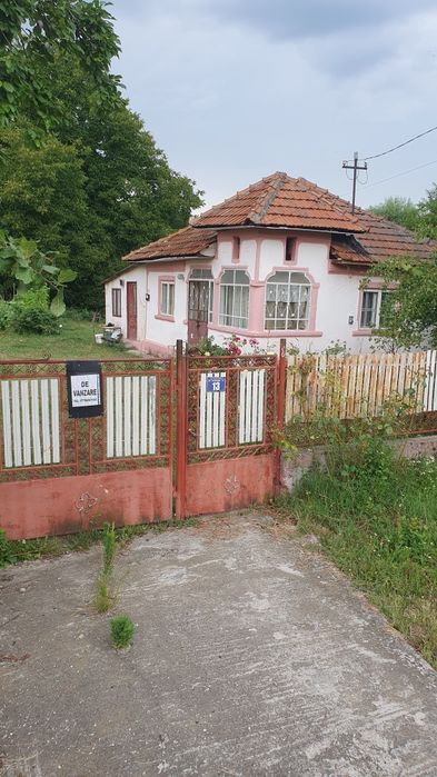 De vânzare casa și teren