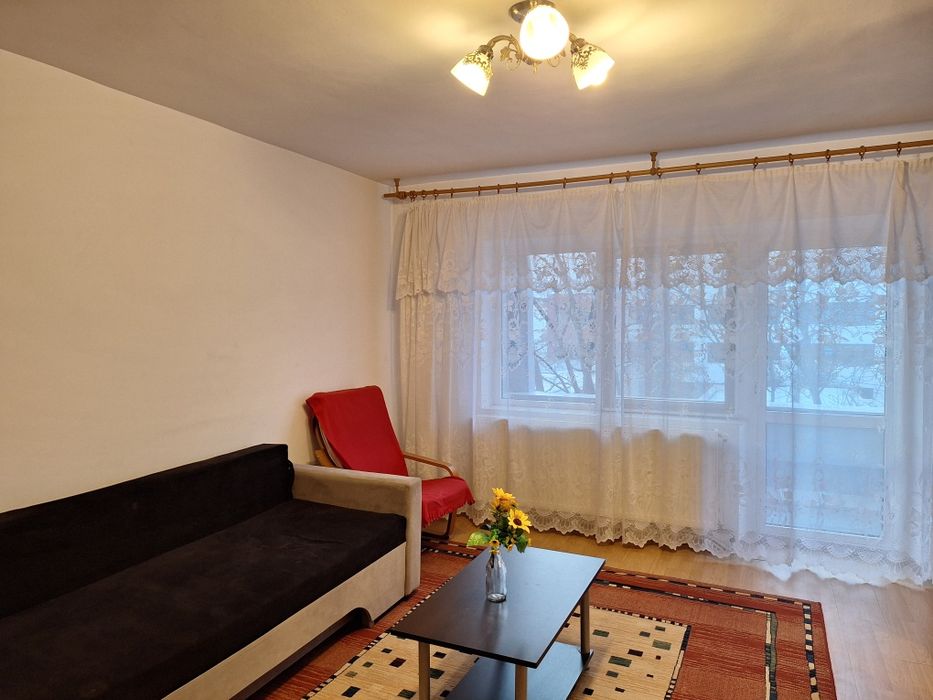 De inchiriat  apartament cu 2 camere , ultracentral, langa primarie, langa  Liceul Ioan Petrus