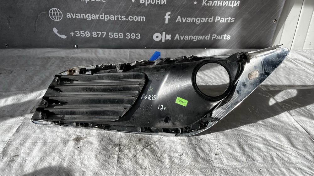 Toyota Auris 2 дясна и лява решетка за халоген