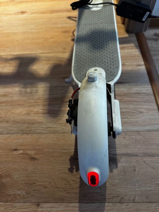 Trotineta xiaomi mi m365 alba