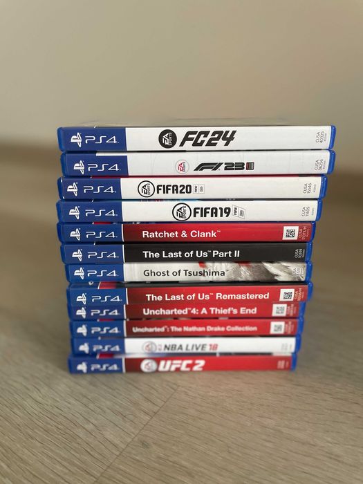 PS4 Slim 1TB + 2 джойстика + игри - отлично състояние