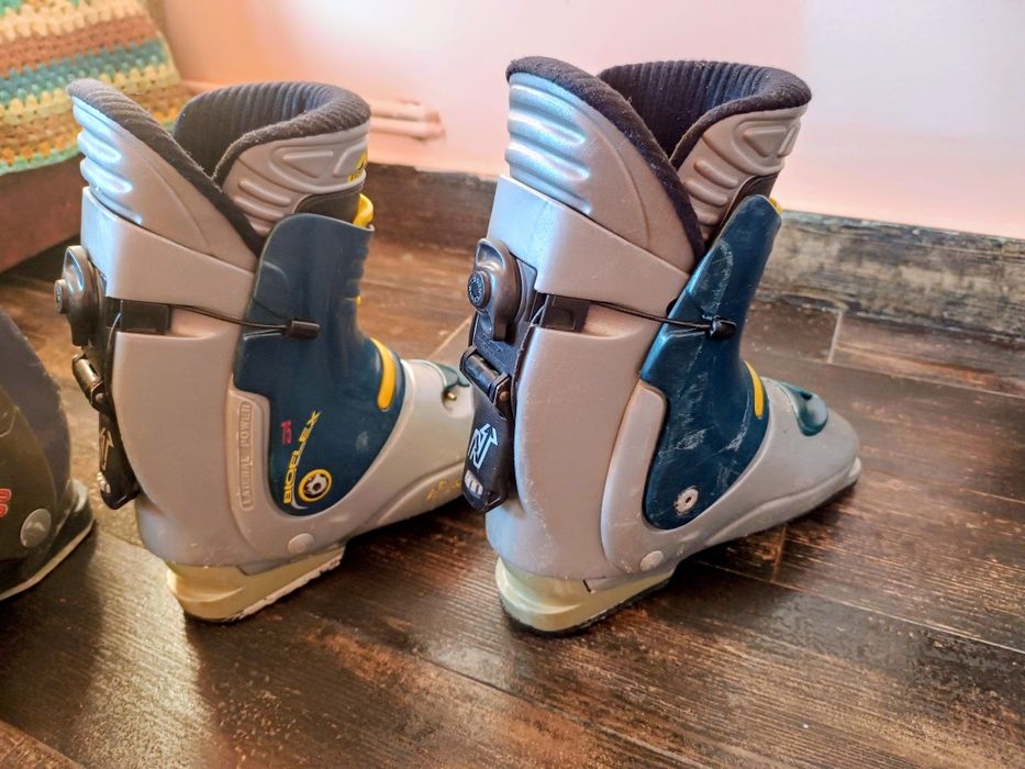 Clăpari schi Nordica Bioflex 75 mărimea 40 – stare bună