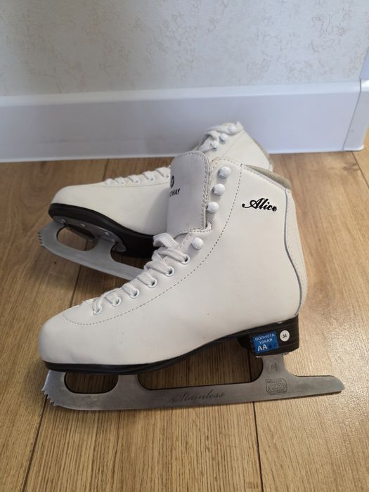 Продам Коньки детские