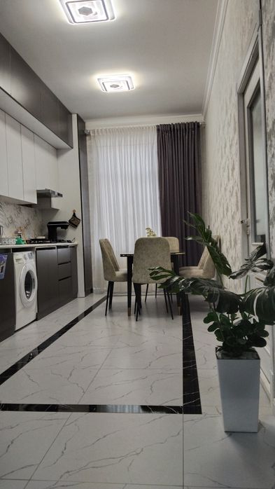 Srochno Duplex kvartira sotiladi zamona toyxona tarafda