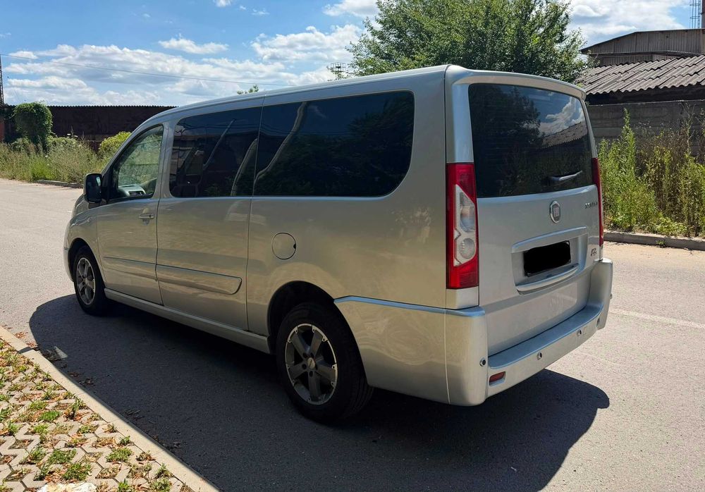 Închiriez Microbuz 8 Locuri/ Rent a VAN/ Inchiriere duba