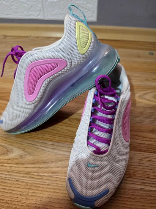 Дамски маратонки Nike Air Max 720