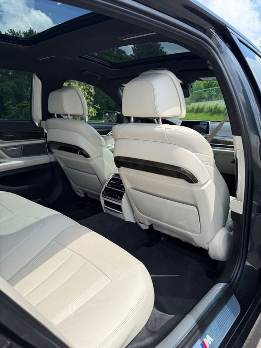 BMW 740 i - M PAKET INTERIOR/EXTERIOR