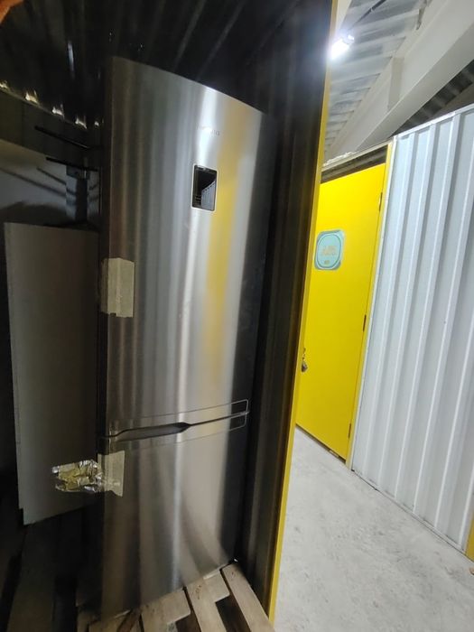 Холодильник Samsung