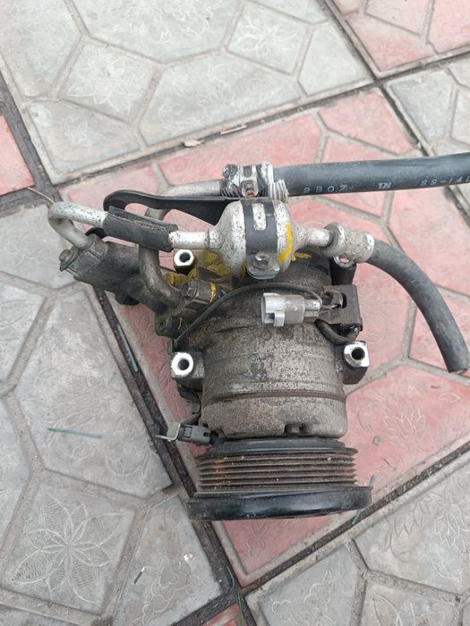 Продам компрессор и гур на Toyota