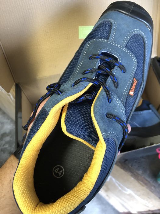 Работни обувки с твърди бомбета