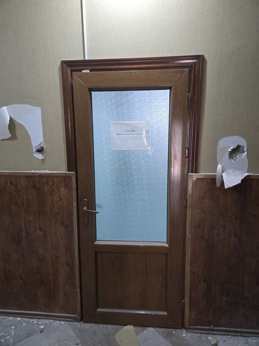 Двери пластиковые БУ