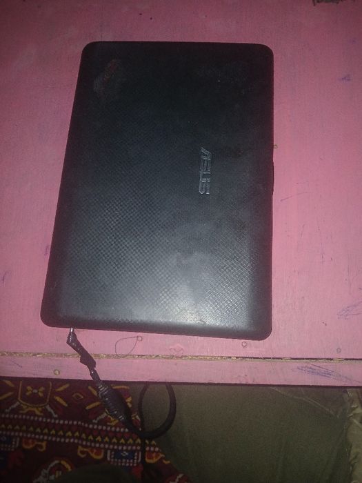 Asus netbuk sotiladi