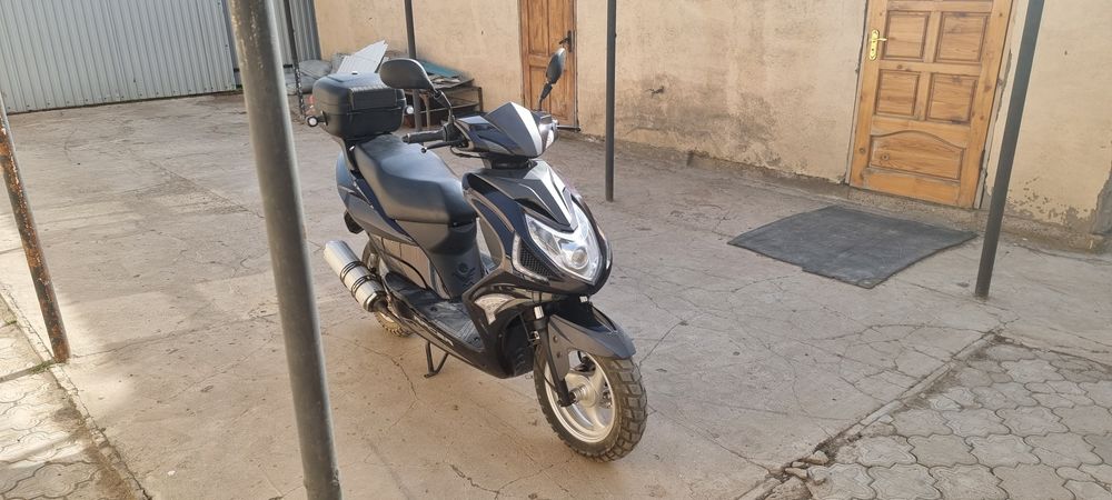 Продам скутер рейсер 50 куб.