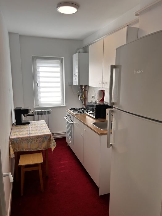 Inchiriez apartament 4 camere hotelier sau termen lung