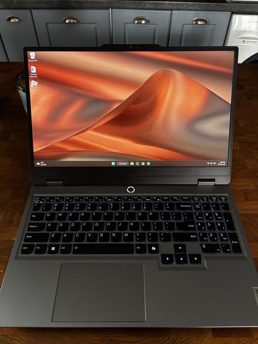 Laptop Gaming Lenovo LOQ 15 ARP9