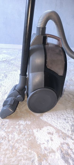 Пылесос LG продаётся