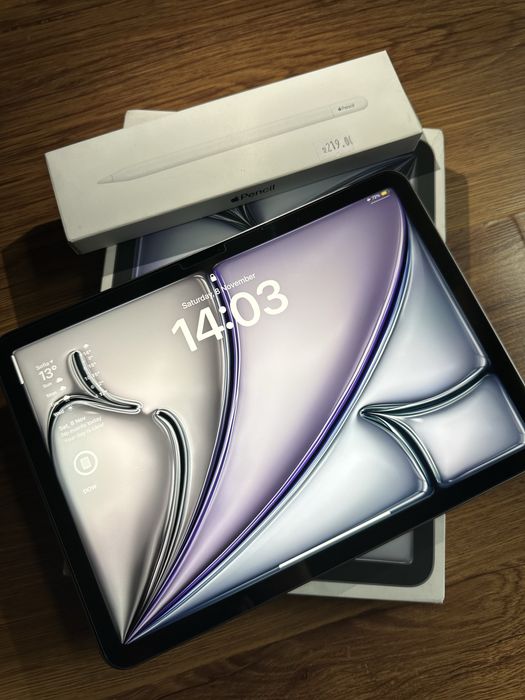 iPad Air 11” (M2, 256GB) + Apple pen – като НОВ!