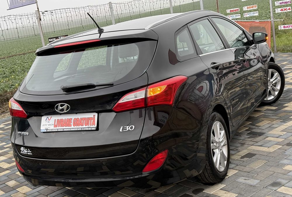 *RATE*Hyundai i30 Break 1.6 DIESEL 110CP 2012 E5 Xenon import Germania