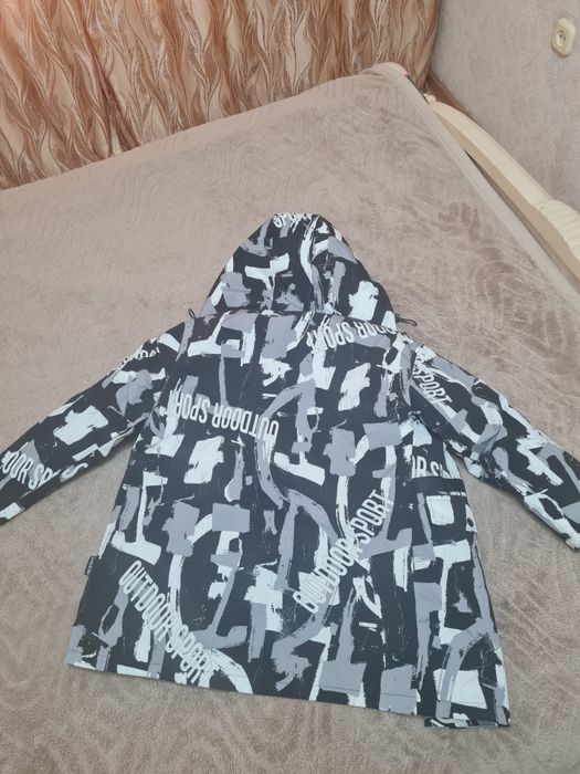 Продам куртку на мальчика