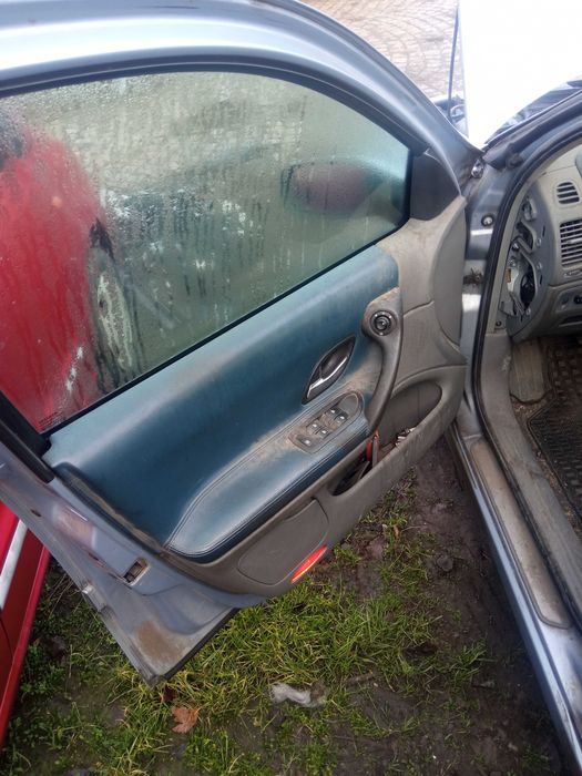 Рено Лагуна 2 на части 1.8 бензин/газ