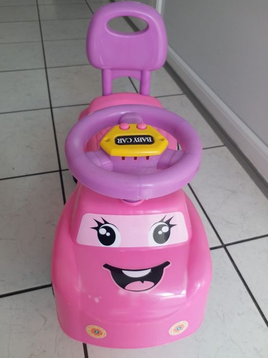 Vând mașinuța ride-on copii 12-36 luni