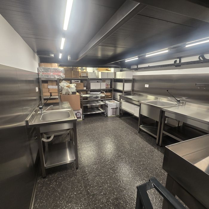 Curățenie birouri și spații comerciale – servicii profesionale Bucureș