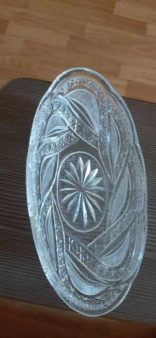 Продам хрустальные конфетницу ,вазу