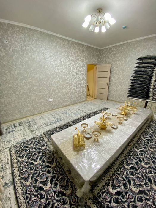 Nurafshon shahrida yangi qurilgan kvartira sotiladi