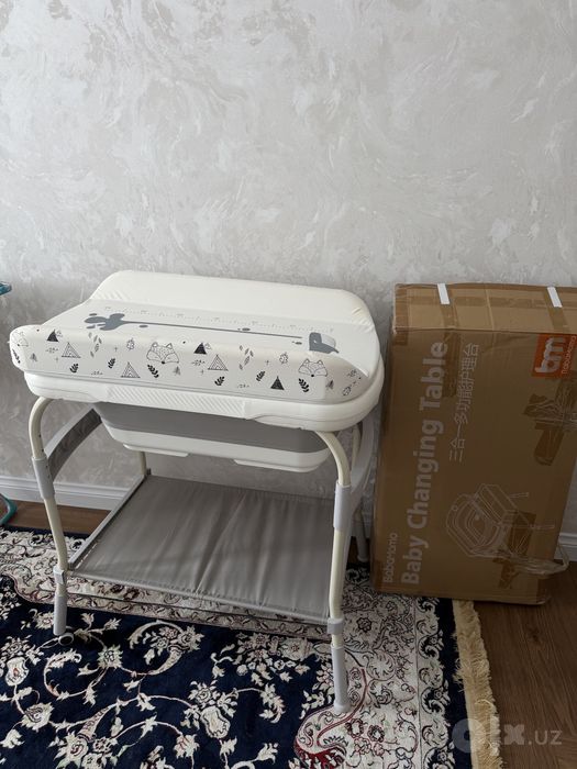 Продам ванночку и пелкнальным столиком!
