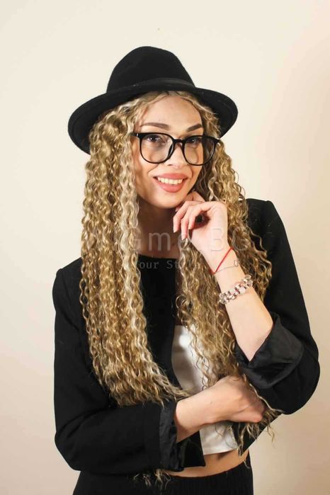 Дълга къдрава тъмноруса лейс фронт перука Жизел