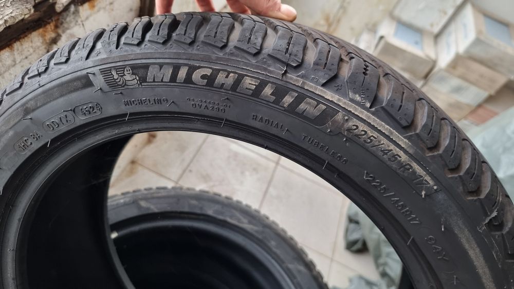17" MICHELIN CrossClimate 2 225/45/17
