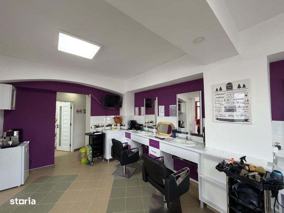 Salon de infrumusetare de vanzare, complet echipat si autorizat