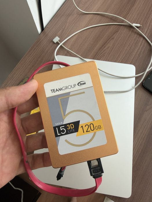 SSD диск на 120ГБ