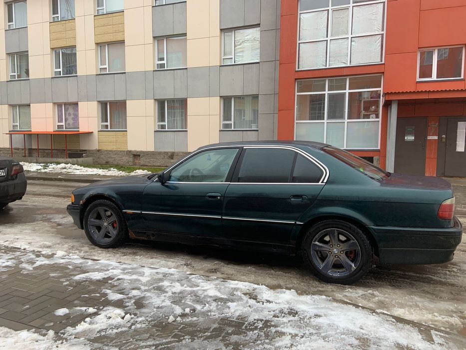 БМВ кузов е38 2.8 литра.