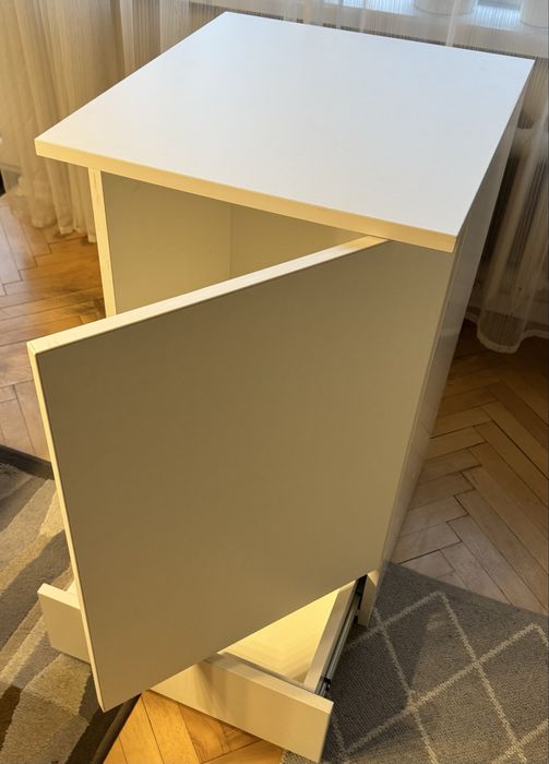 Продавам чисто нов шкаф